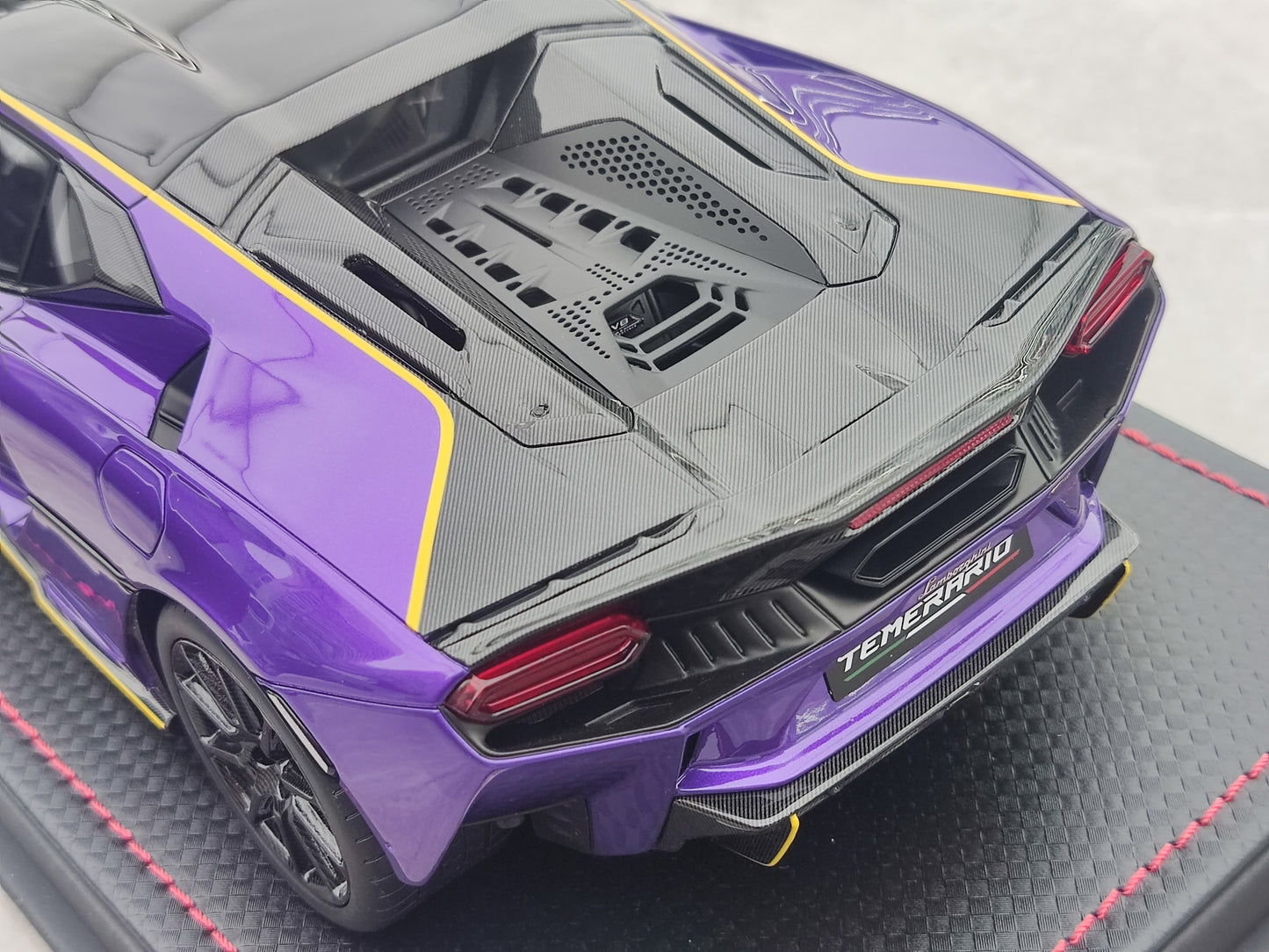 MR 1/18 Lamborghini New Huracan Temerario AP Package Edition Parrot Purple LAMBO062F