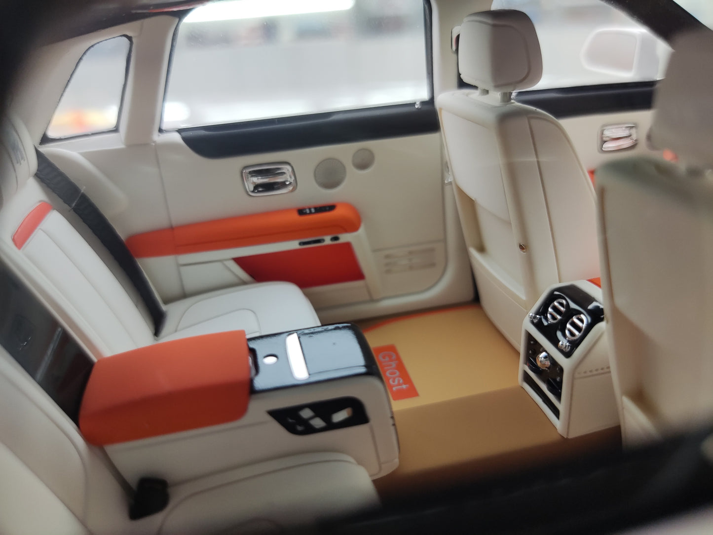 VMB 1/18 Rolls-Royce Ghost White Carbon Hood Simulated Car Model JS-VMB002
