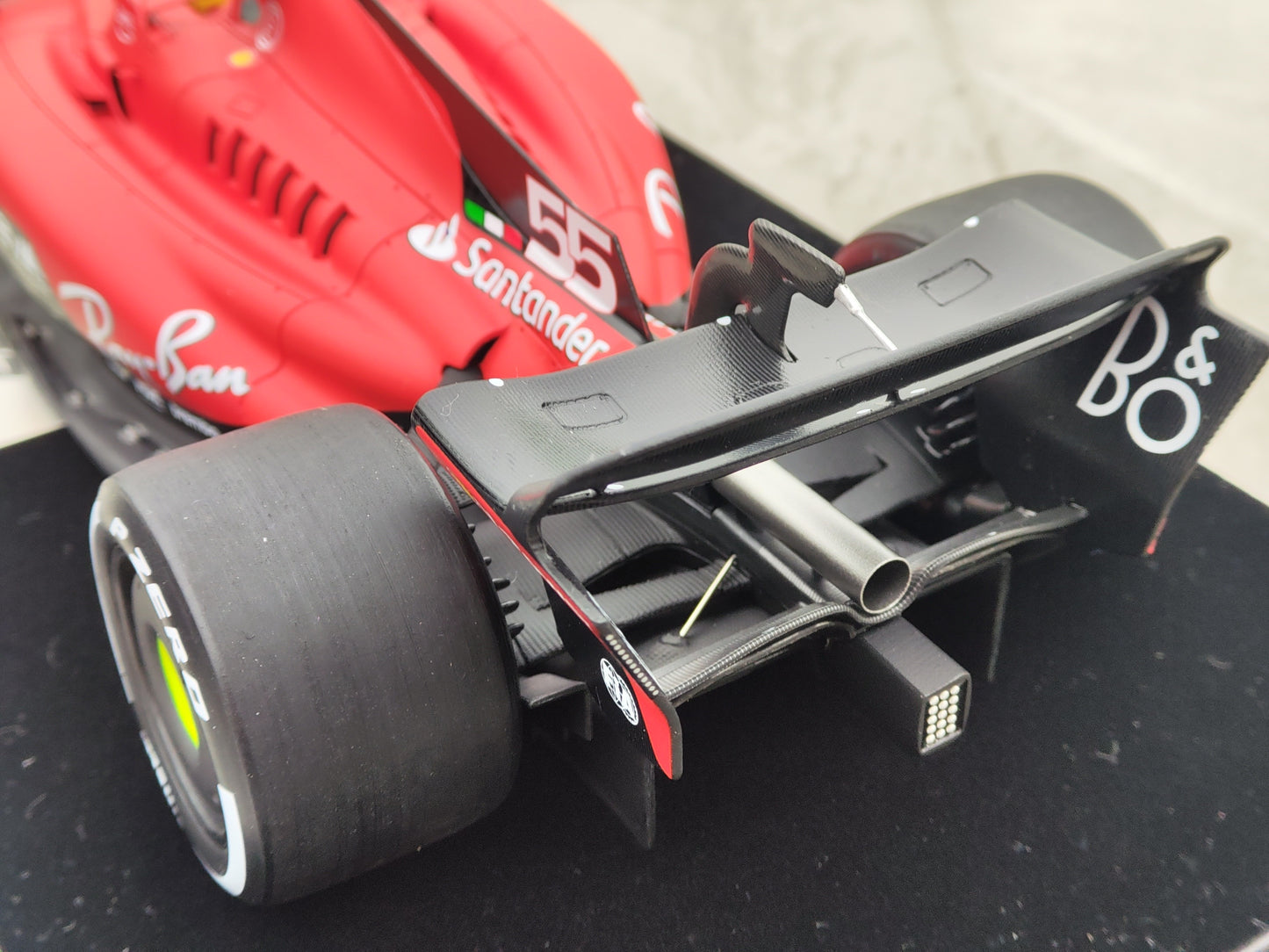 Looksmart 1/18 Ferrari SF-23 2023 Singapore Race #55 Red F1 Model Car LS18F1054