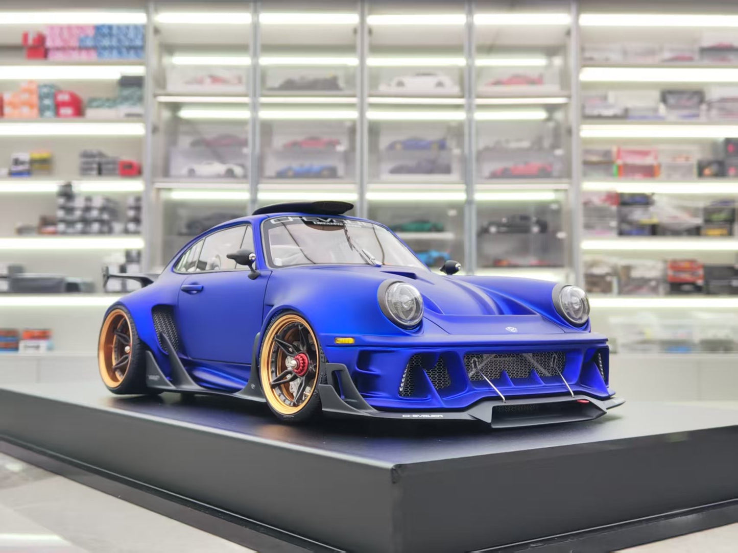 Dreamwallers 1/18 Porsche 911 Modified Blue Simulated Car Model C-D995-BS02