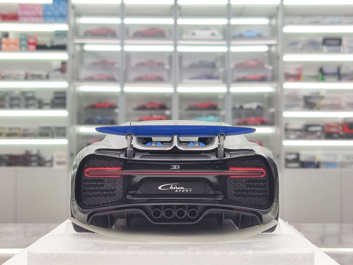 AUTO Art 1/18 Bugatti CHIRON SPORT 2019 Blue Scale Model 70997