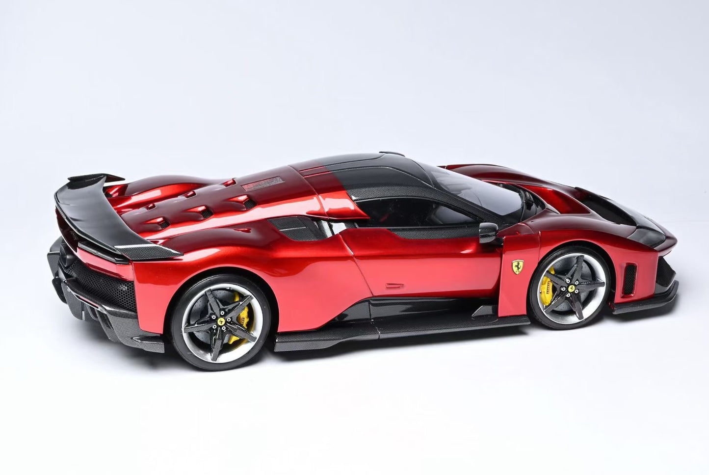 HERMES COLLECTION 1/18 Ferrari F80 Limited Edition Car Model