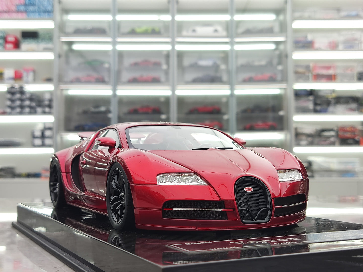UU 1/18 Bugatti Veyron Electroplated Red Resin Car Model JS-UU003