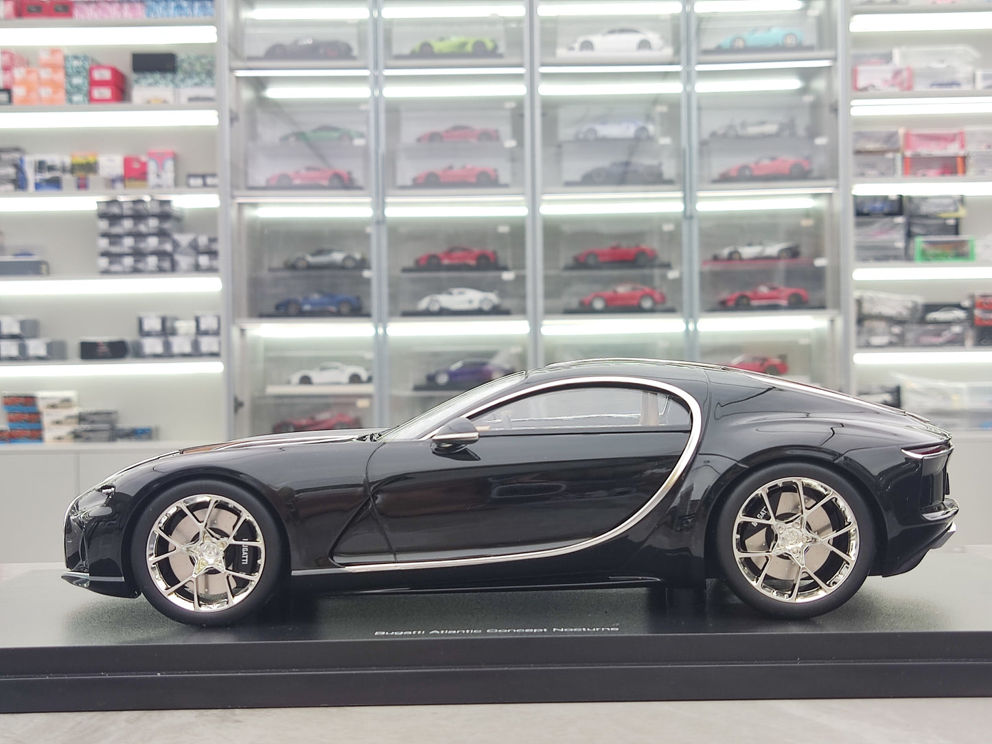 TOPSPEED 1/18 Bugatti Atlantic Concept Nocturne black simulation model car TS0456