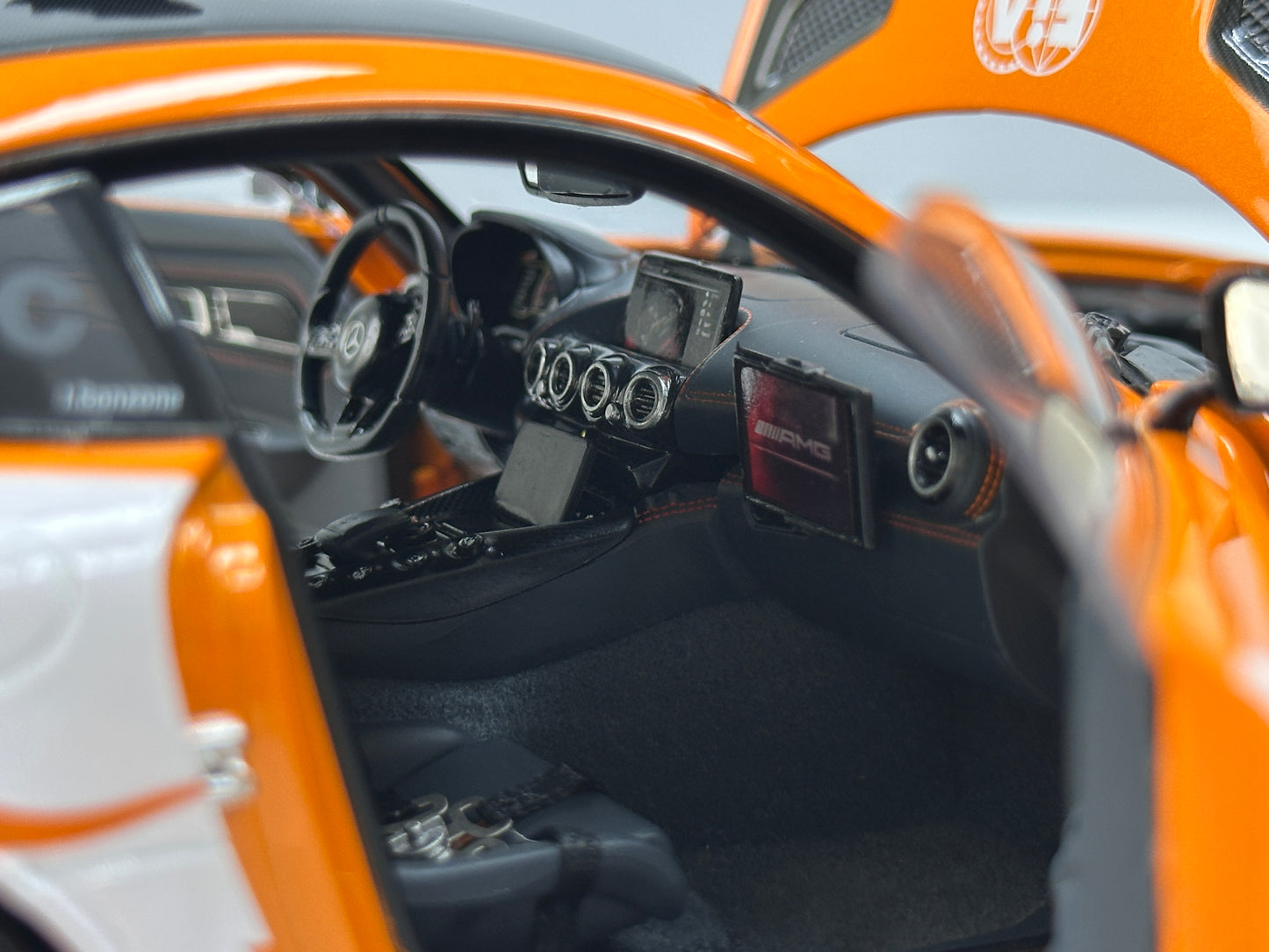 MINICHAMPS 1/18 Mercedes-AMG GT BLACK SERIES SILVERSTONE 2025 Safety Car Orange 110032092