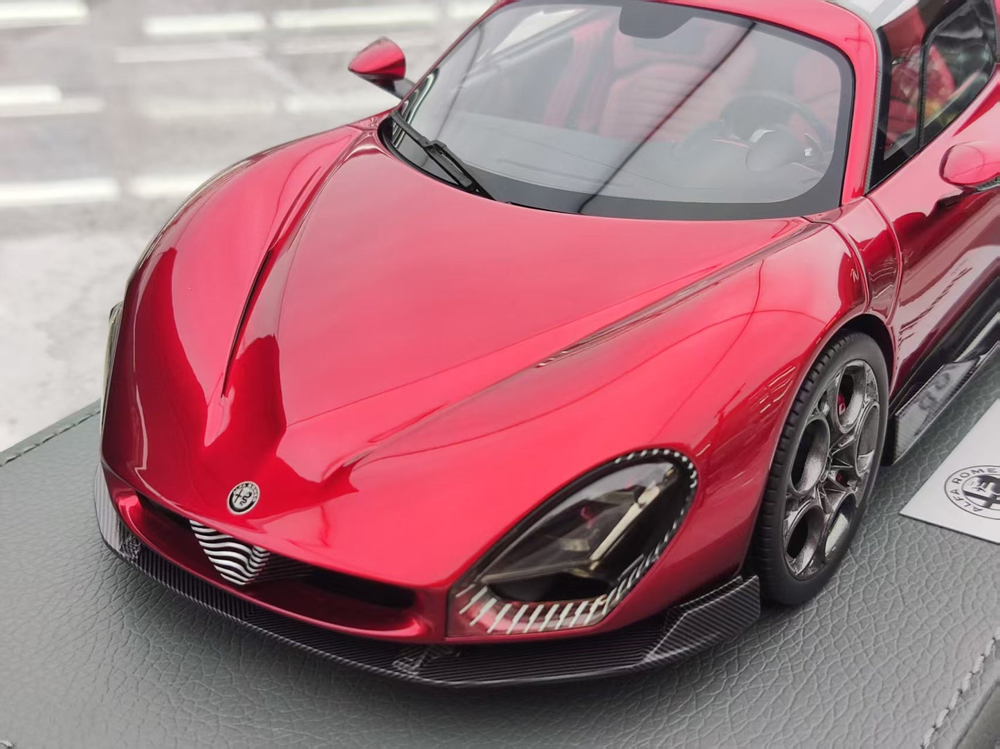 BBR 1/18 Alfa Romeo 33 Stradale Red Leather Base Car Model P18264A