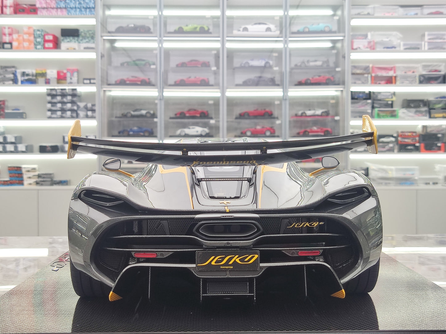 FRONTIART 1/8 Koenigsegg Jesko 7509 Gold Carbon Limited Edition Model Car FA161
