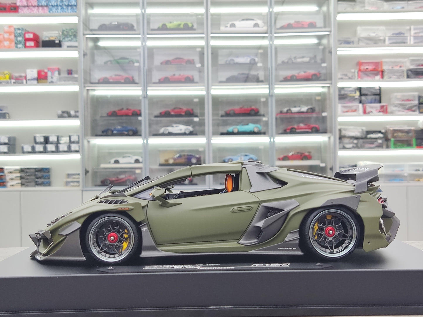 Dreamwalkers 1/18 Lamborghini Awakenup-P61 Batalgriza Limigita Eldono Simulada Modelaŭto A-D61-MG02