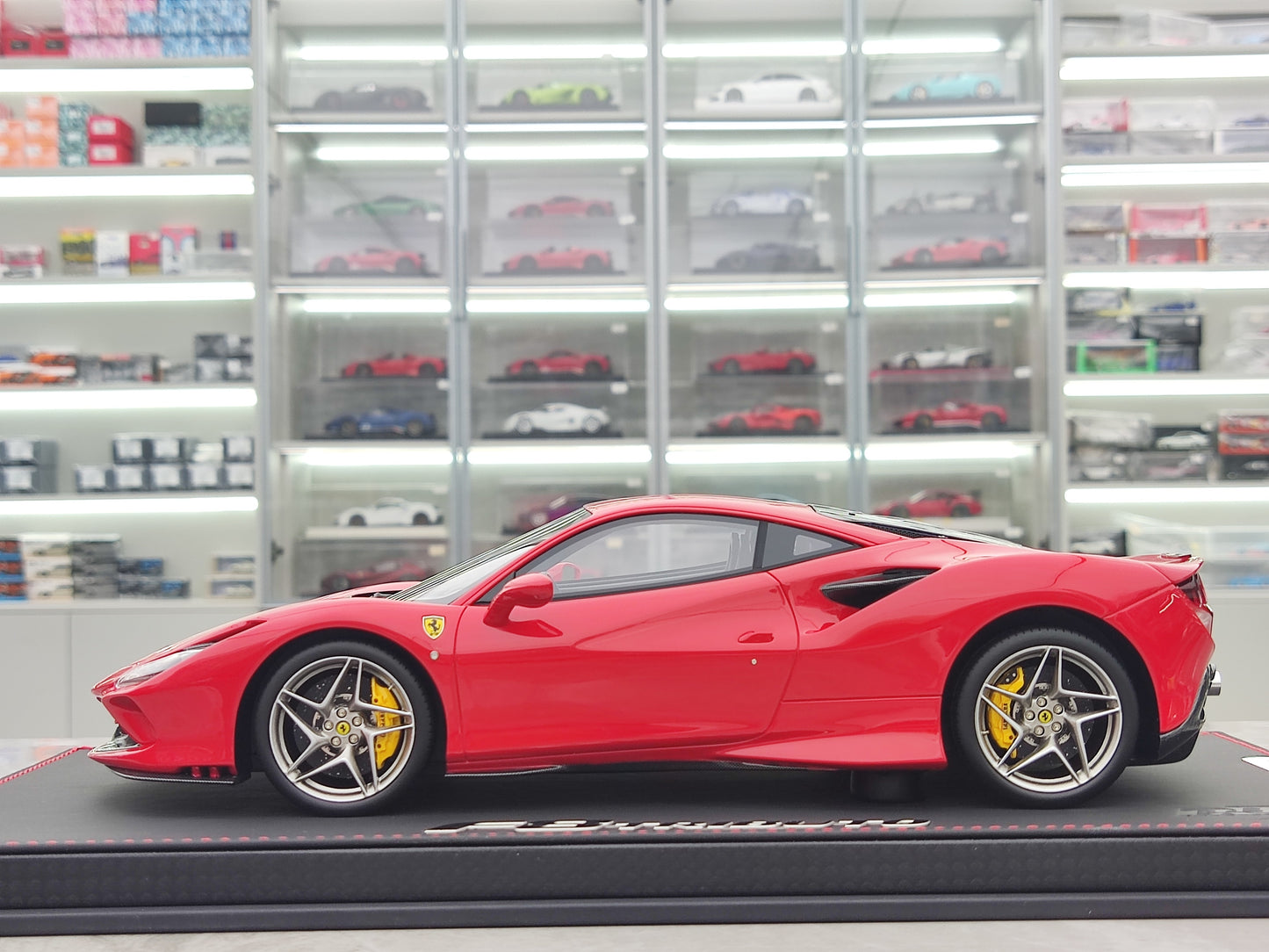 BBR 1/18 Ferrari F8 Standard Red Limited Edition Simulation Model Car P18171A1-25