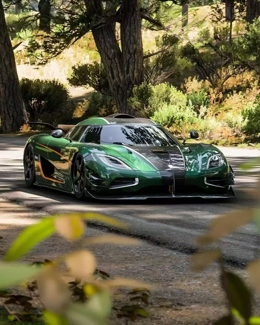 Dino Model 1/18 Koenigsegg One 1 Resin Full-Open Limited Edition Model Car