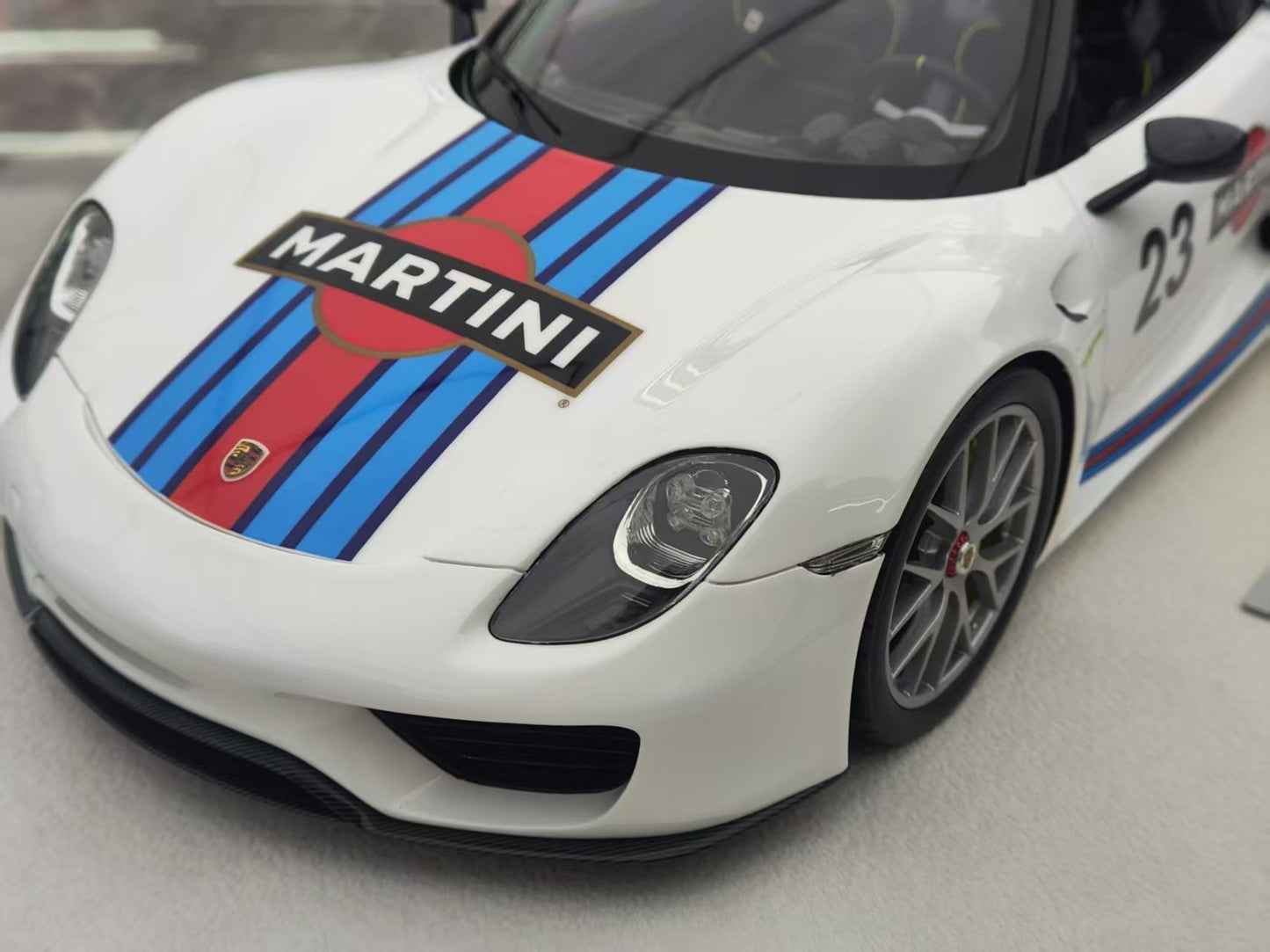 MAKEUP 1/18 Porsche 918 Spyder White Martini Resin Model EML089A