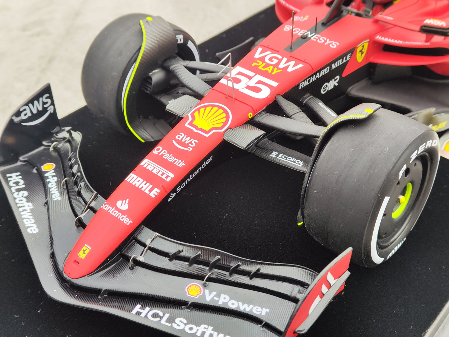 Looksmart 1/18 Ferrari SF-23 2023 Singapore Race #55 Red F1 Model Car LS18F1054