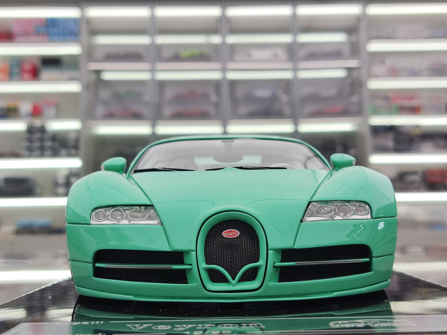 UU 1/18 Bugatti Veyron Tiffany Blue Model Car JS-UU001