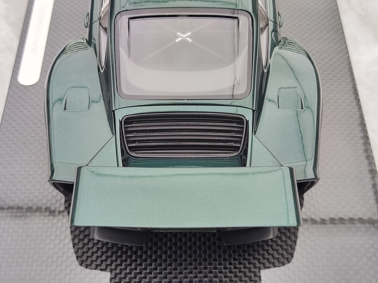 MCM 1/18 Porsche Singer DLS Turbo High Spoiler Carbon Base Dark Green MCM016