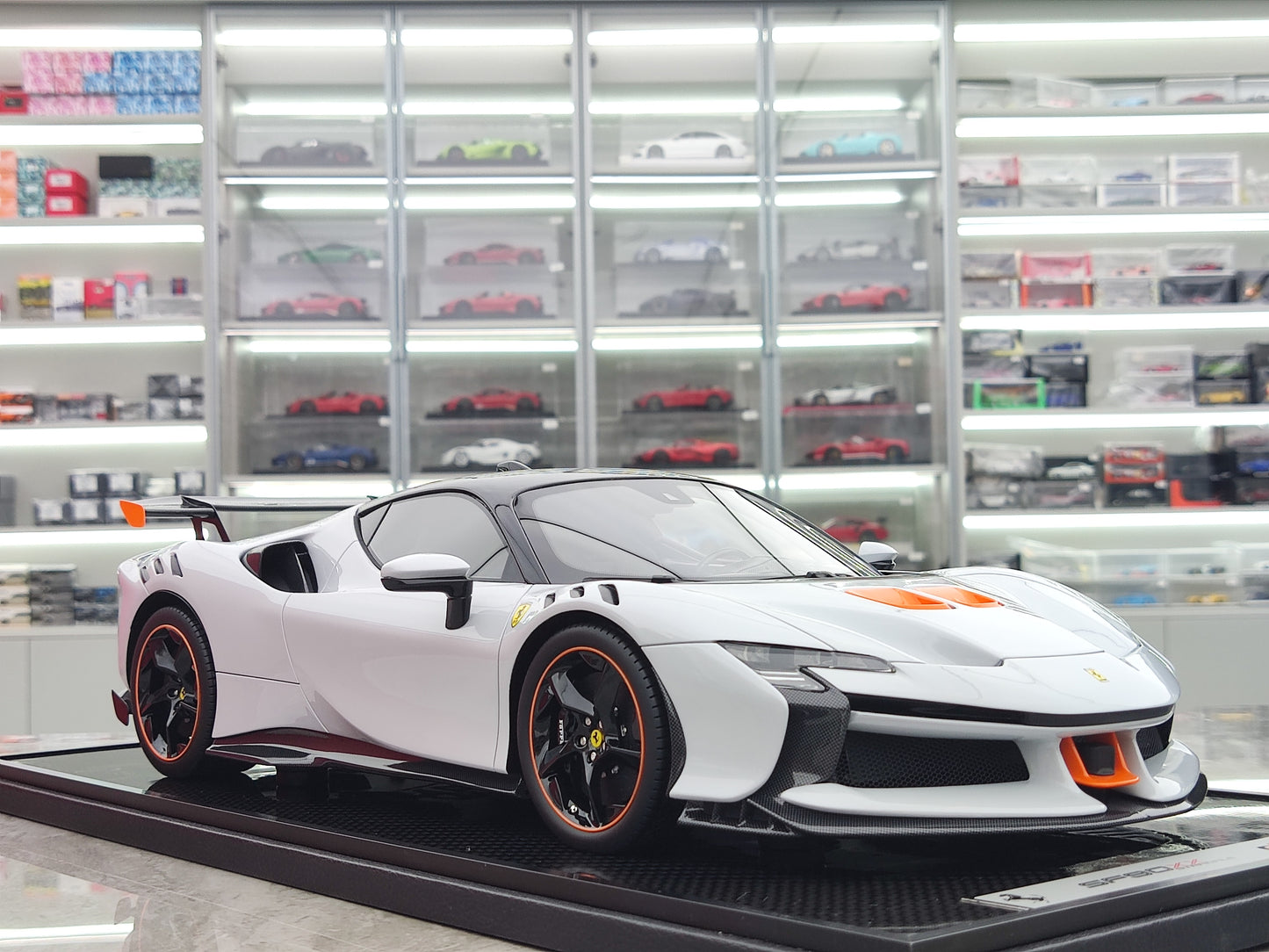 BBR 1/12 Ferrari SF90 XX Stradale Polar White Simulation Model Car Ornaments BBR1220A