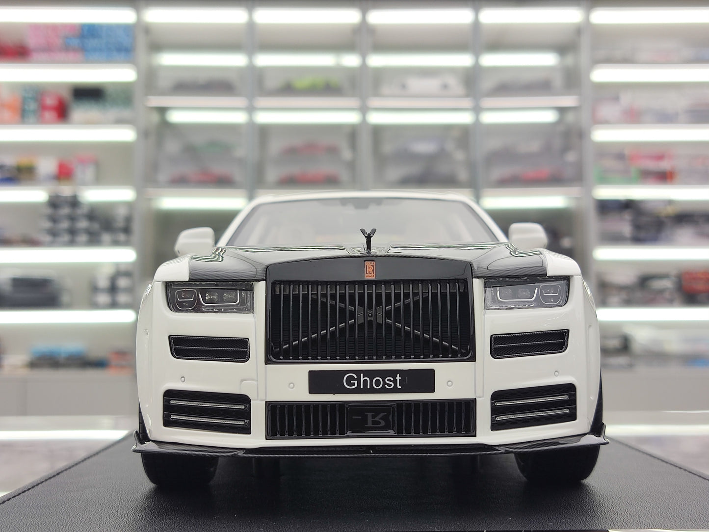 VMB 1/18 Rolls-Royce Ghost White Carbon Hood Simulated Car Model JS-VMB002