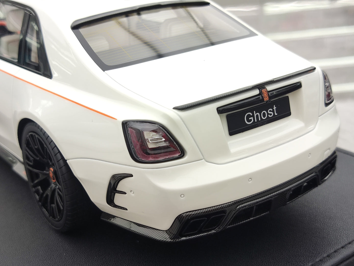 VMB 1/18 Rolls-Royce Ghost White Carbon Hood Simulated Car Model JS-VMB002