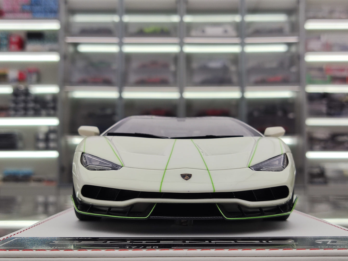 TE 1/18 Lamborghini Centenario Gradient Purple/Glow-in-the-Dark Green Resin Car Model JS-TE002