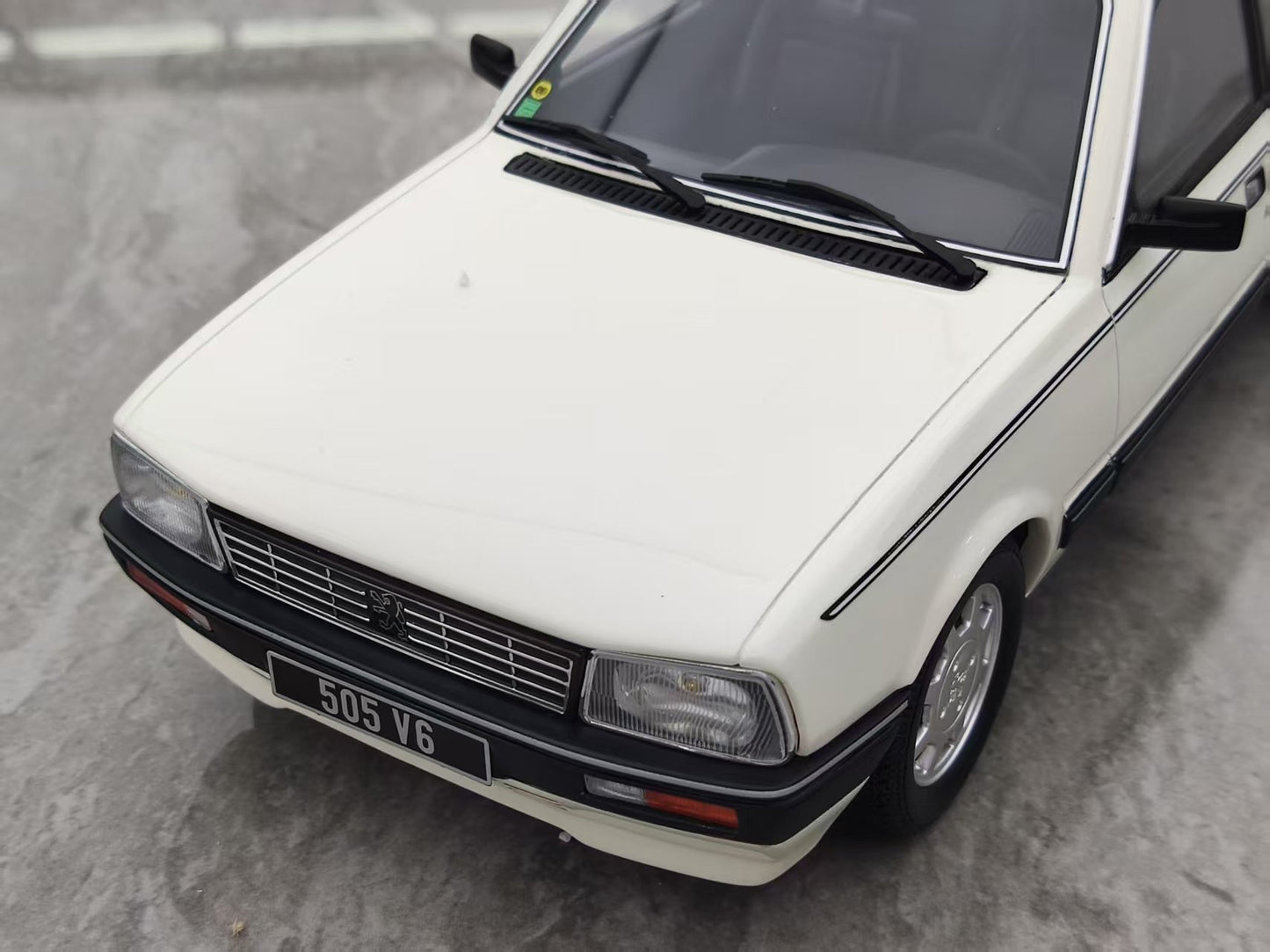 OTTO 1/18 Peugeot 505 V6 BLANC MEIJE 1989 White OT1297