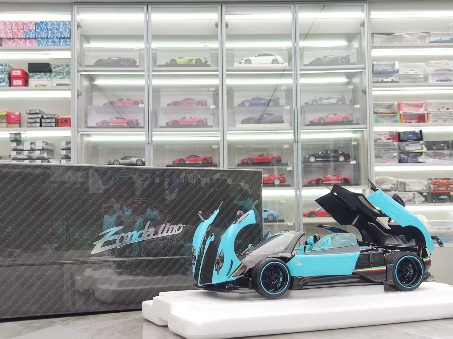 Almost Real 1/18 Pagani Zonda Uno Blue Alloy Model Car 850630001