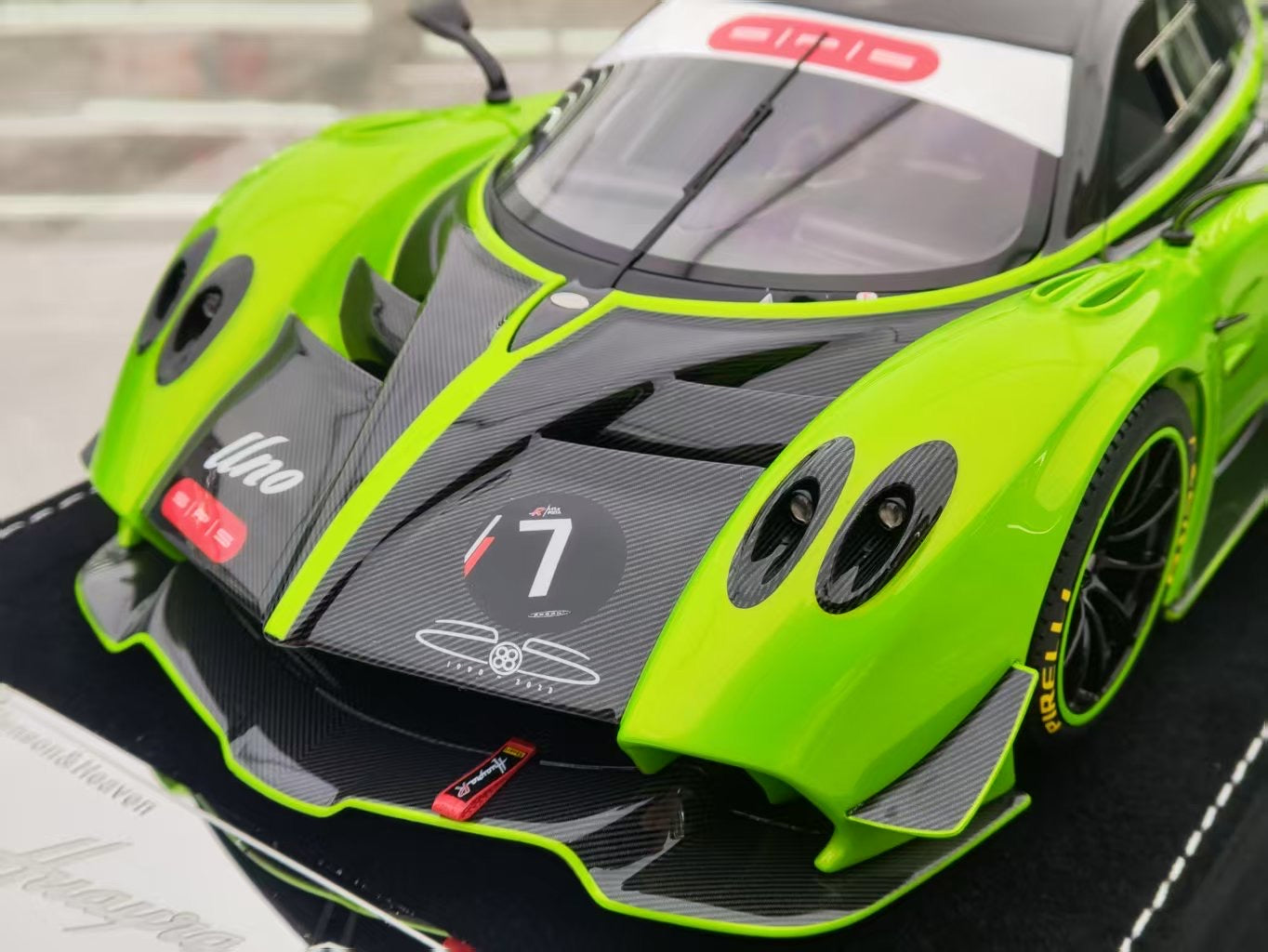 HH Model 1/18 Pagani Huayra R Metallic Apple Green Limited Edition Car Model HH472