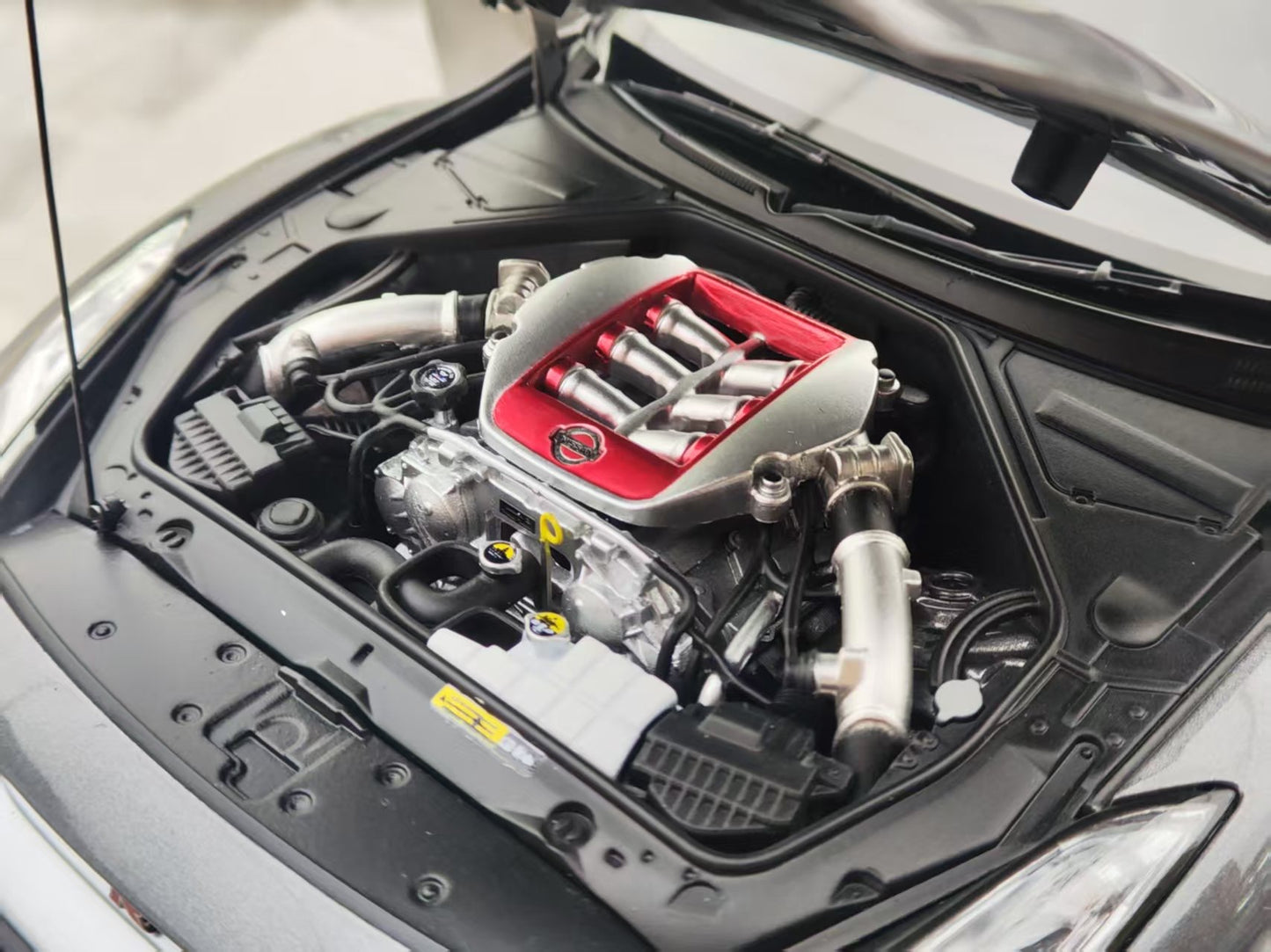 MOTORHELIX 1/18 Nissan GT-R (R35) Track Edition Engineered By NISMO Alloy Car Model MH313