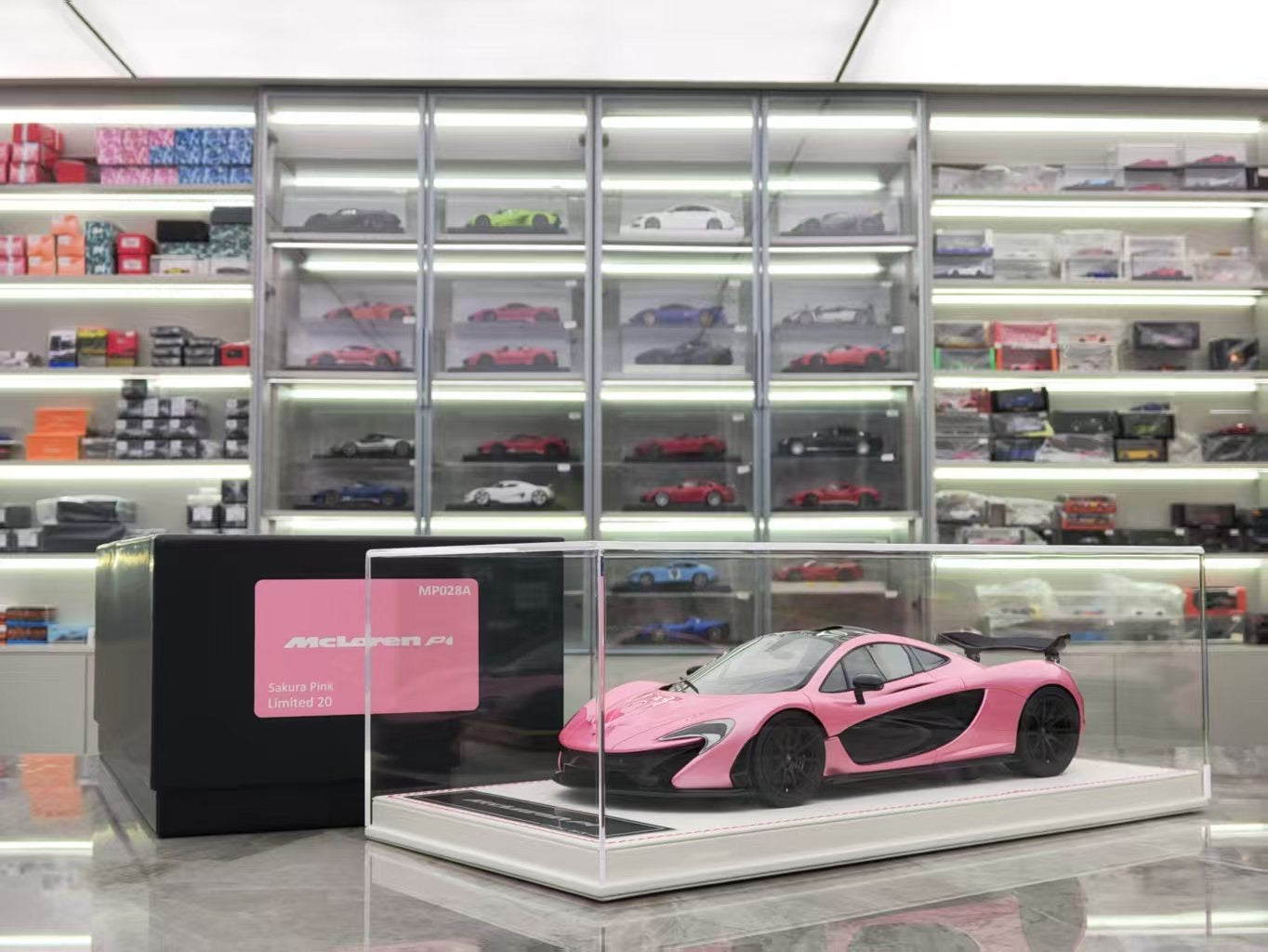 DM 1/18 McLaren P1 Limited Edition Car Model