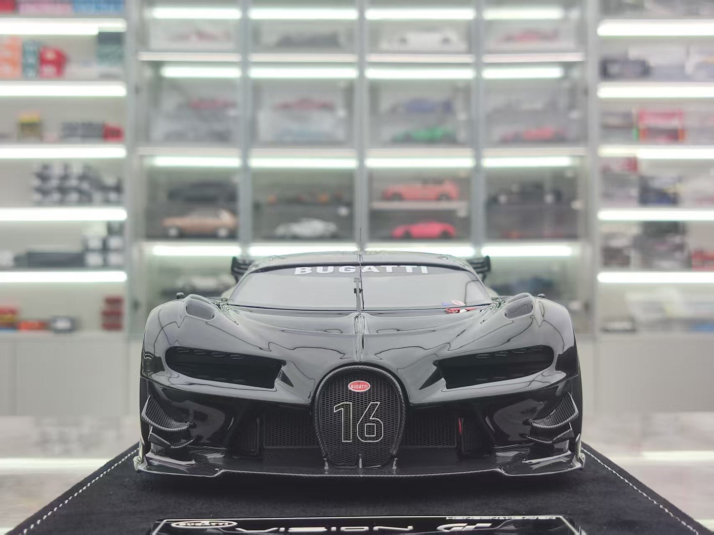 HH Model 1/18 Bugatti Vision GT Diamond Black/Black Carbon Fiber Model Car HH485