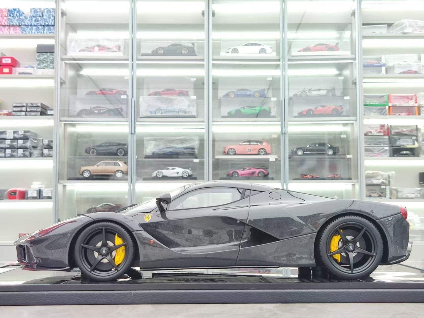 BBR 1/12 Ferrari LaFerrari Gloss Black Carbon Fiber BBR1222FC-25