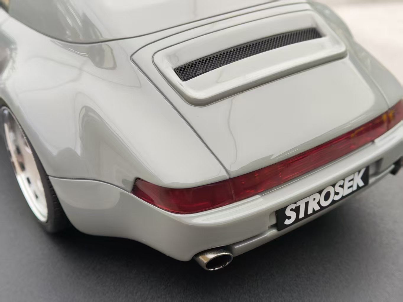 GT SPIRIT 1/18 Porsche Strosek Mega 30 Jaguar Car Model GT924
