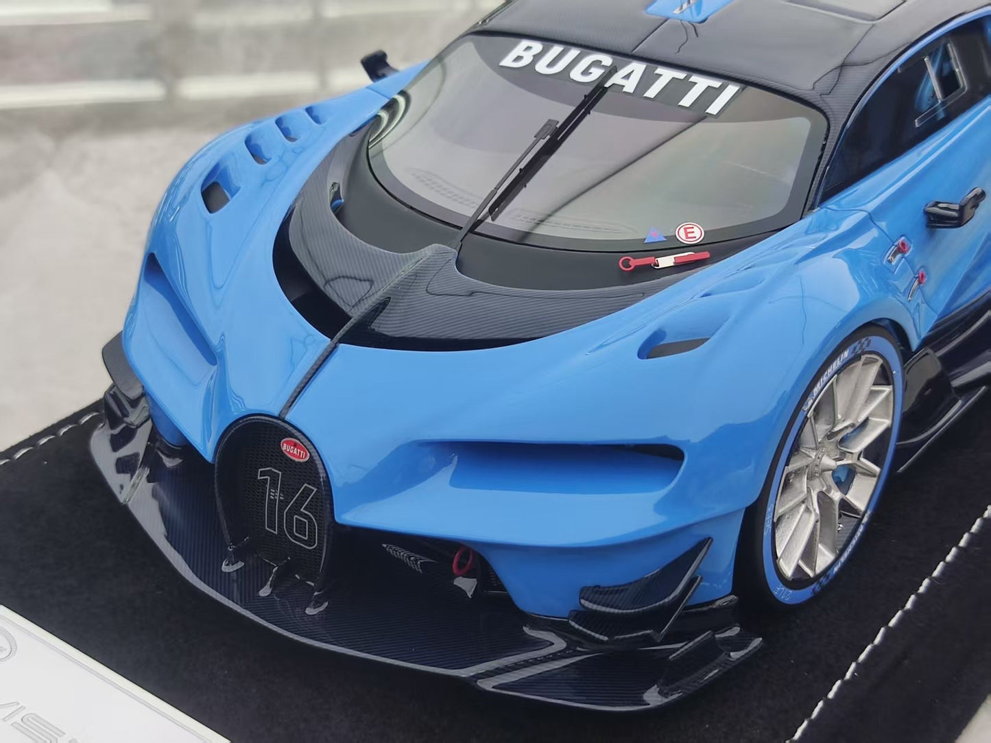 HH Model 1/18 Bugatti Vision GT Ocean Blue/Blue Carbon Fiber HH481