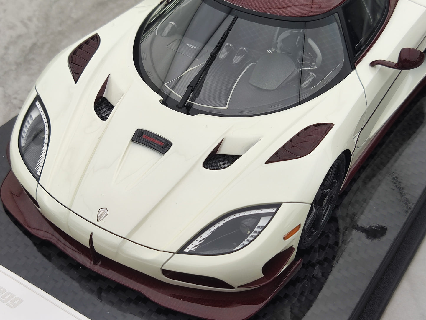 FRONTIART 1/18 Koenigsegg AGERA RS White Red Line FA042