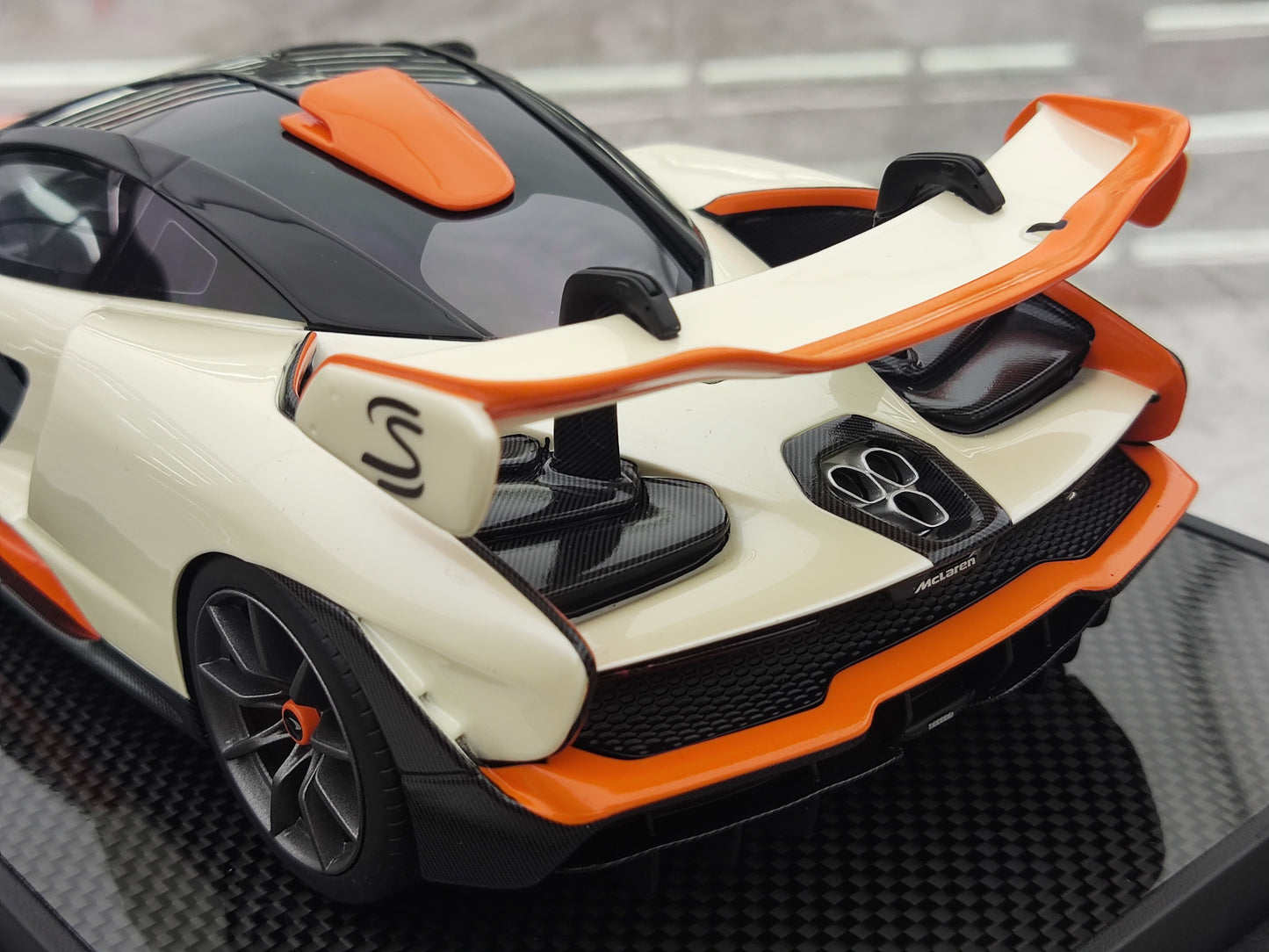 IVY 1/18 McLaren Senna Off-White Resin Car Model JS-IVY001