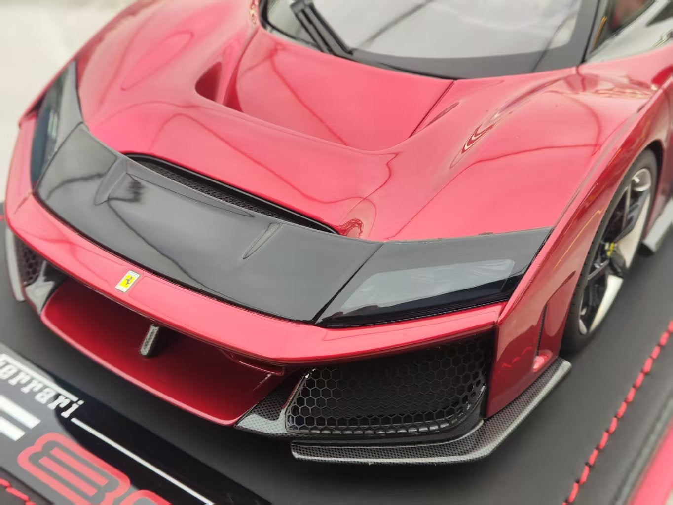 MR 1/18 Ferrari F80 Hardtop Red Model Car FE045A