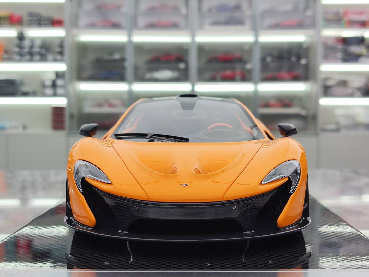 DM 1/18 McLaren P1 Orange and Black Wheels Custom Edition MP998B