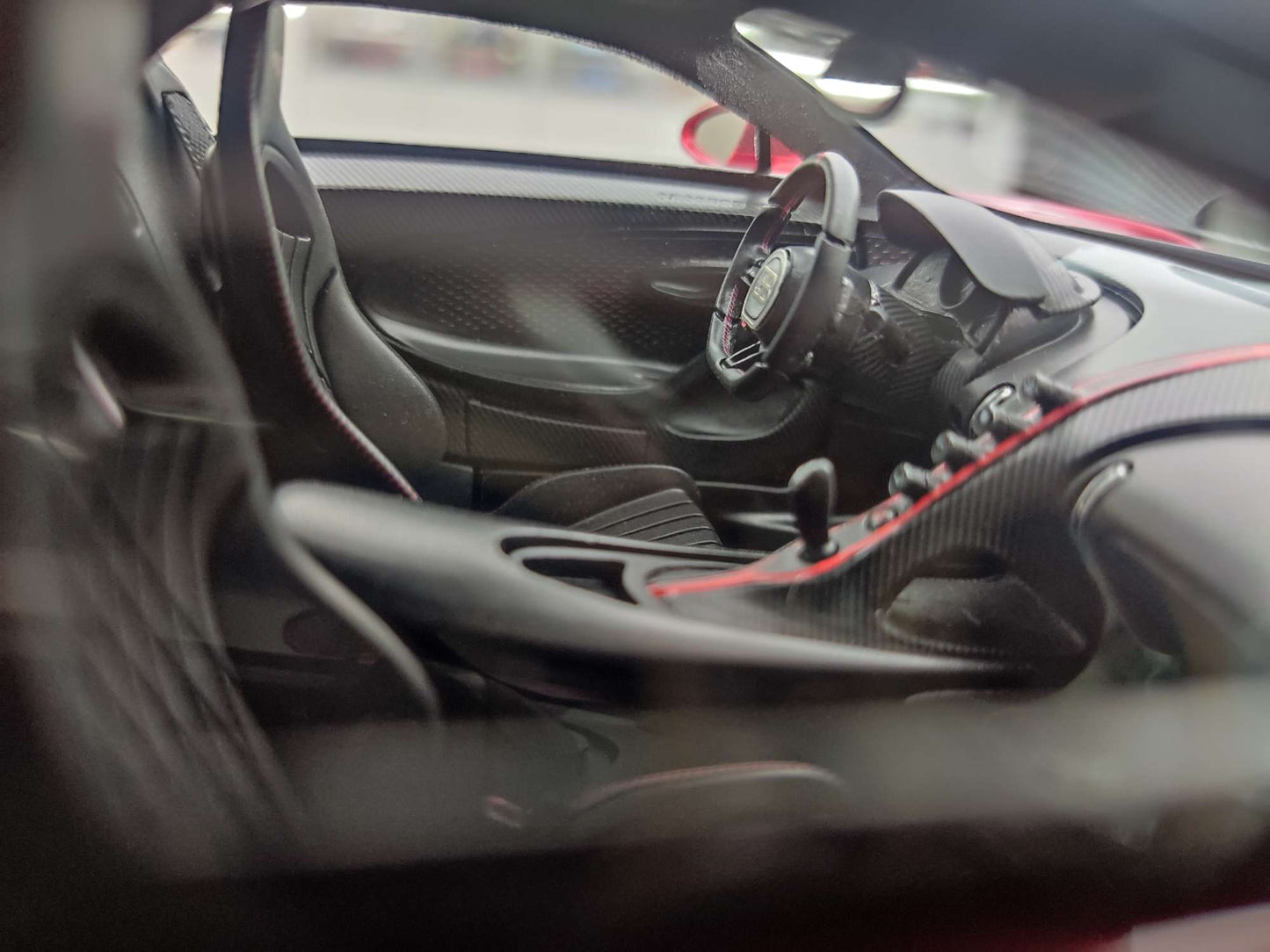 HH Model 1/18 Bugatti Chiron Pur Sport Pearl Red Carbon Fiber HH458