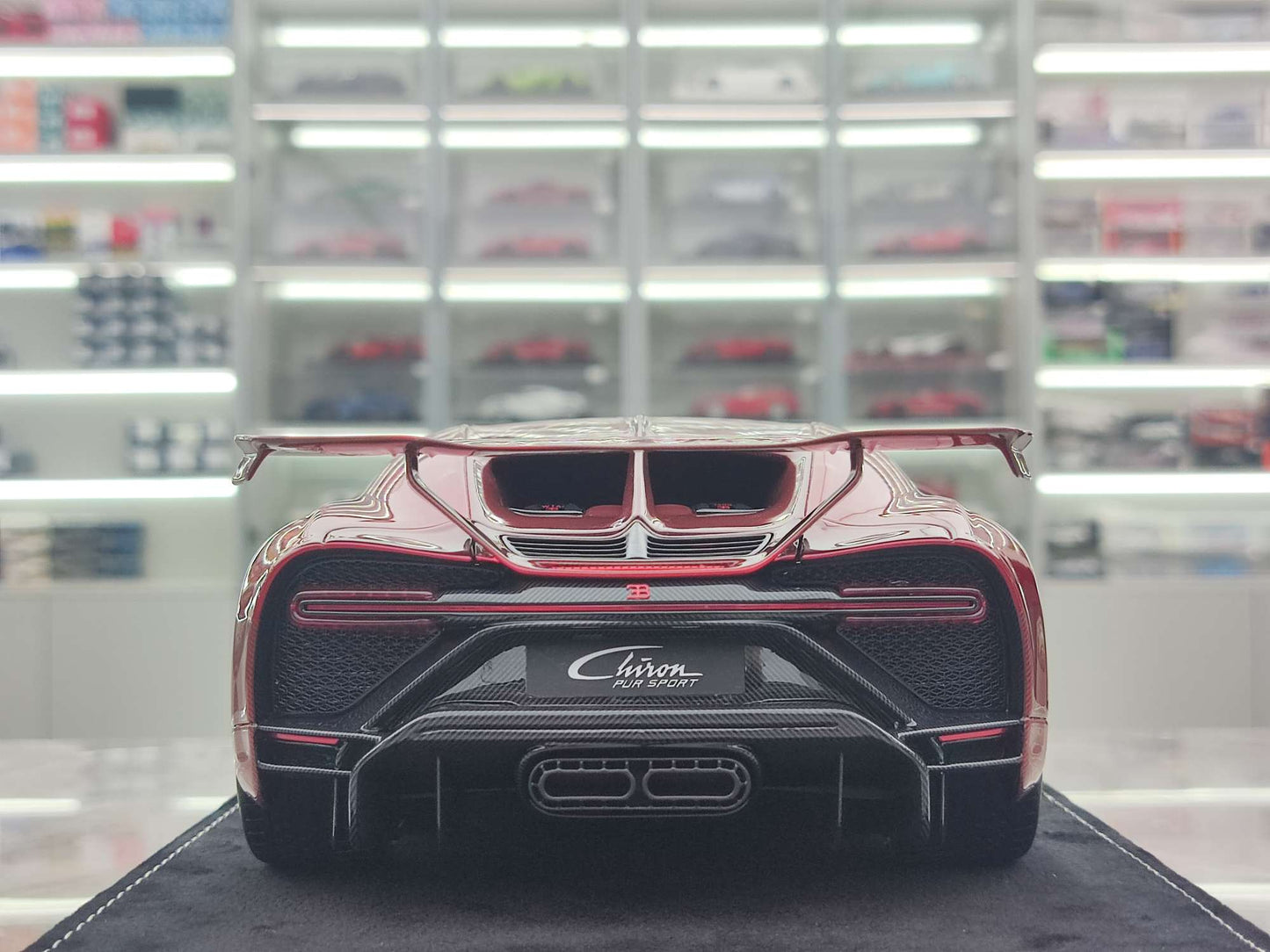 HH Model 1/18 Bugatti Chiron Pur Sport Pearl Red Carbon Fiber HH458