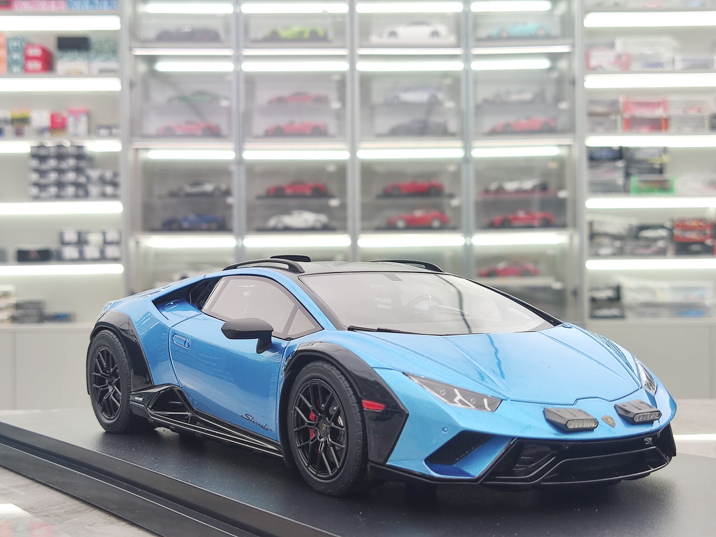TOPSPEED 1/18 Lamborghini Huracan Sterrato blue model car TS0609