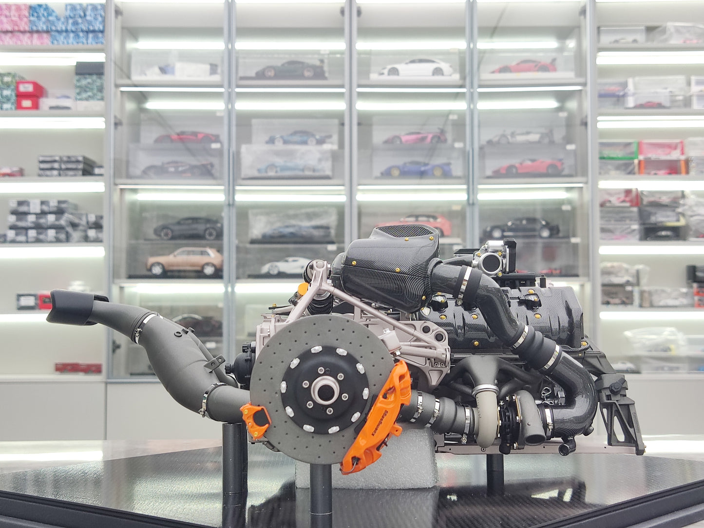 FRONTIART 1/6 Koenigsegg Jesko Engine Black Green FA087