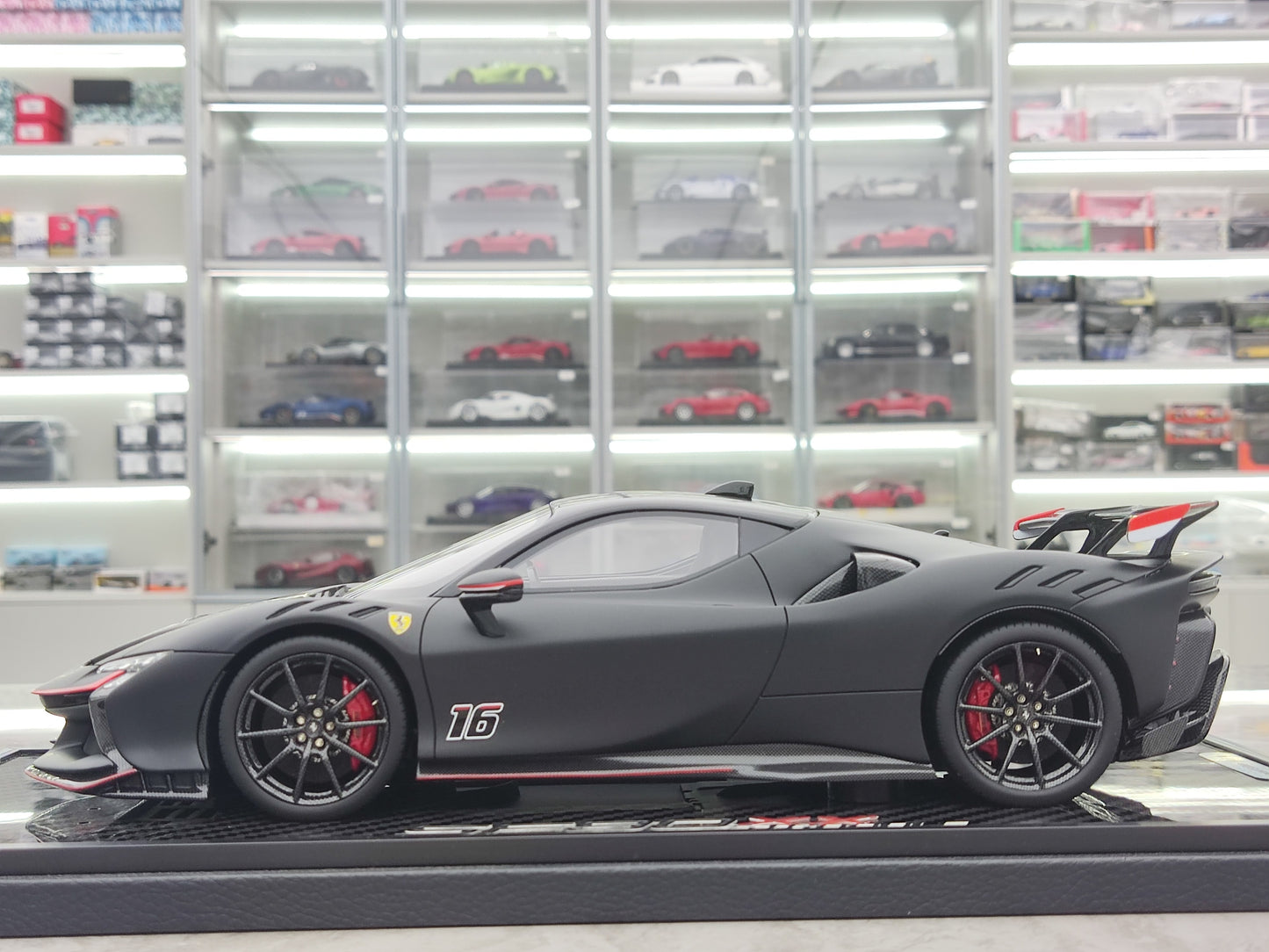 BBR 1/18 Ferrari SF90 XX Stradale Leclerc 16#, Carbon Base, Matte Black, Simulation Car Model P18237CLCH