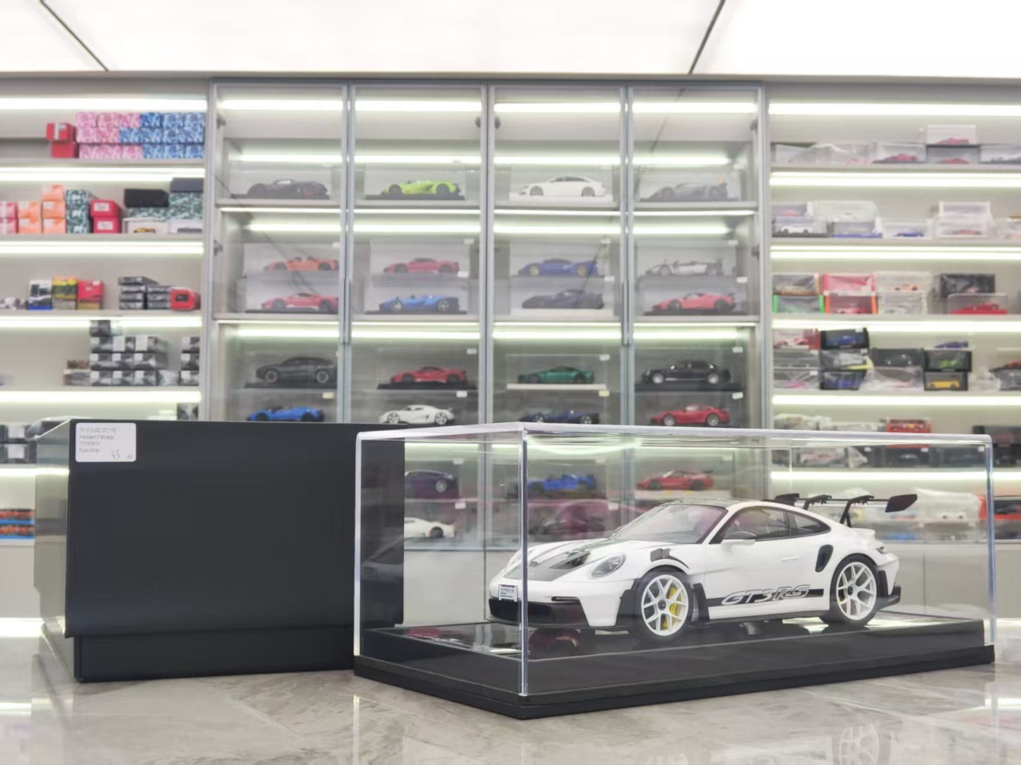 TIMOTHY&PIERRE 1/18 Porsche 992 GT3RS Panda White Limited Edition Car Model TP178