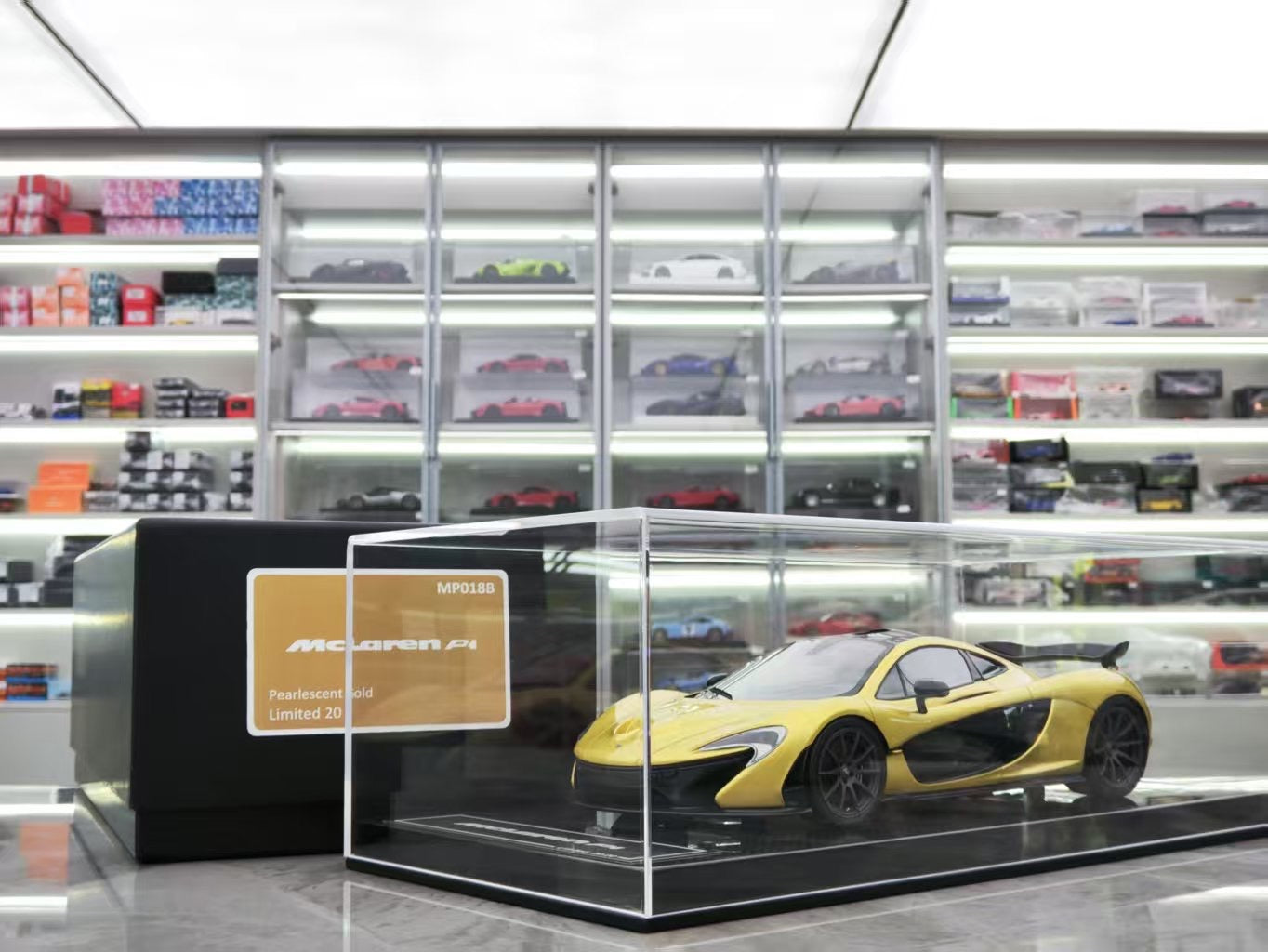 DM 1/18 McLaren P1 Limited Edition Car Model