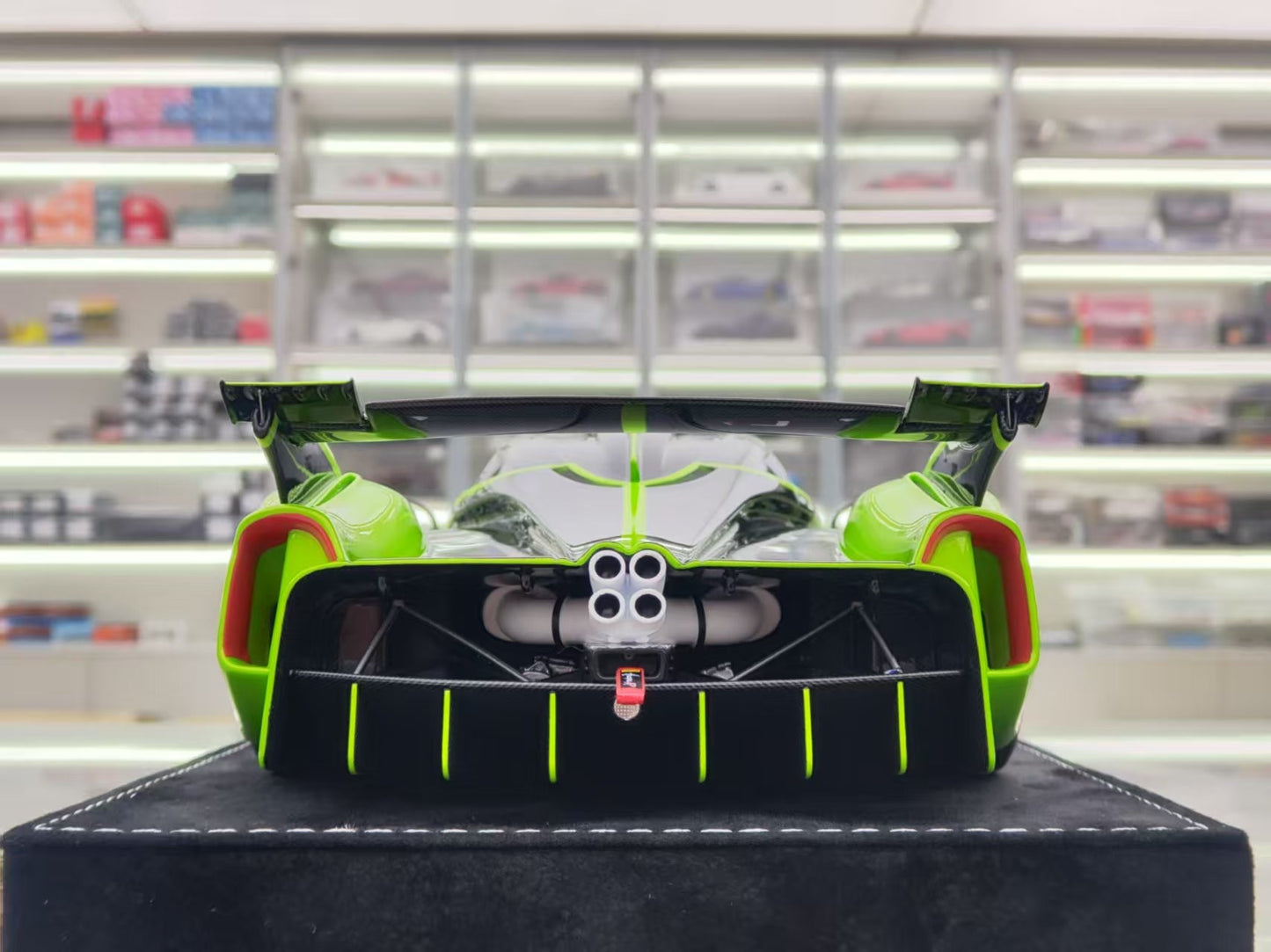 HH Model 1/18 Pagani Huayra R Metallic Apple Green Limited Edition Car Model HH472