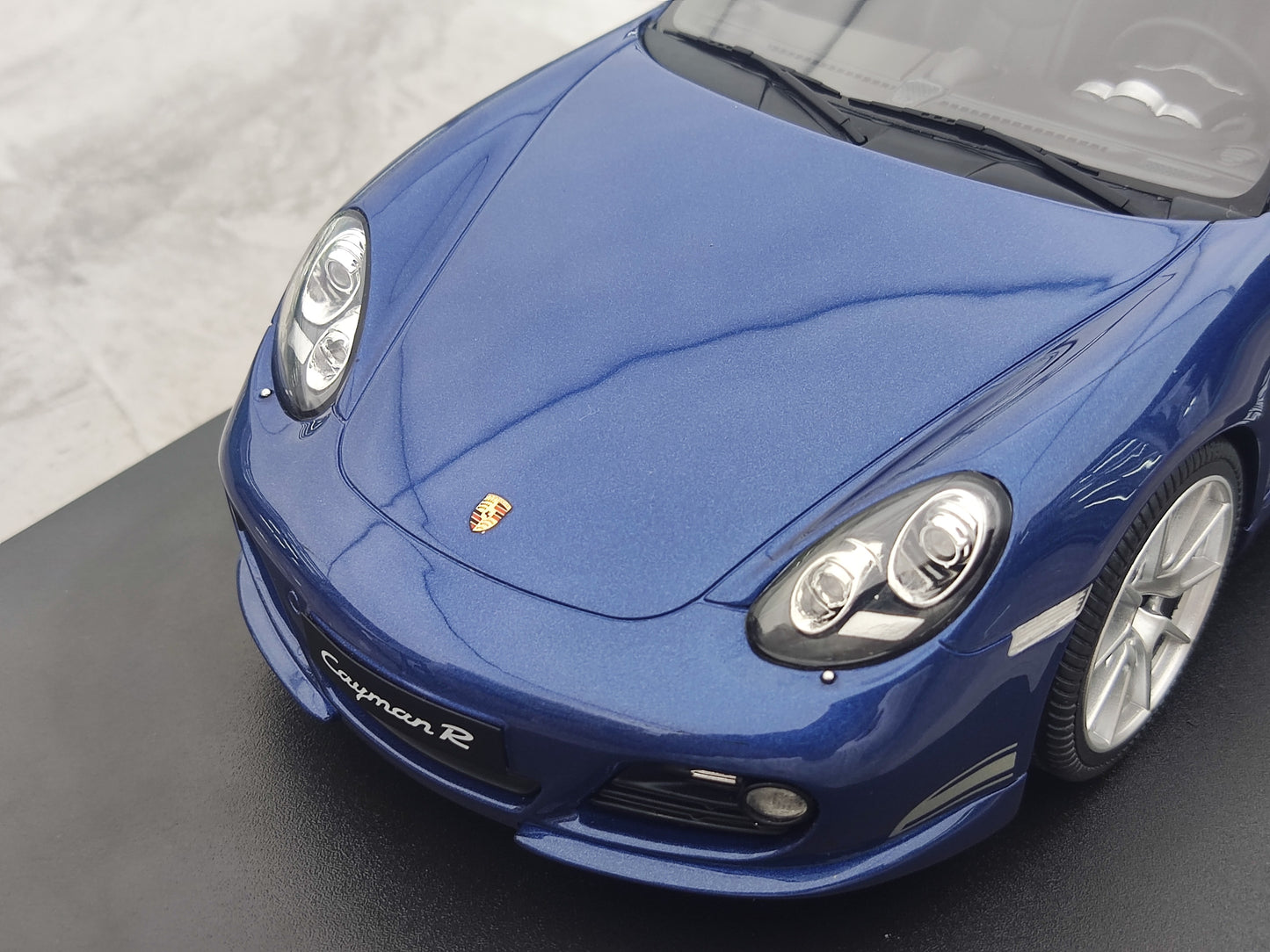 GT Spirit 1/18 Porsche CAYMAN R AKVA Metala Blua Simulada Modelaŭto GT901