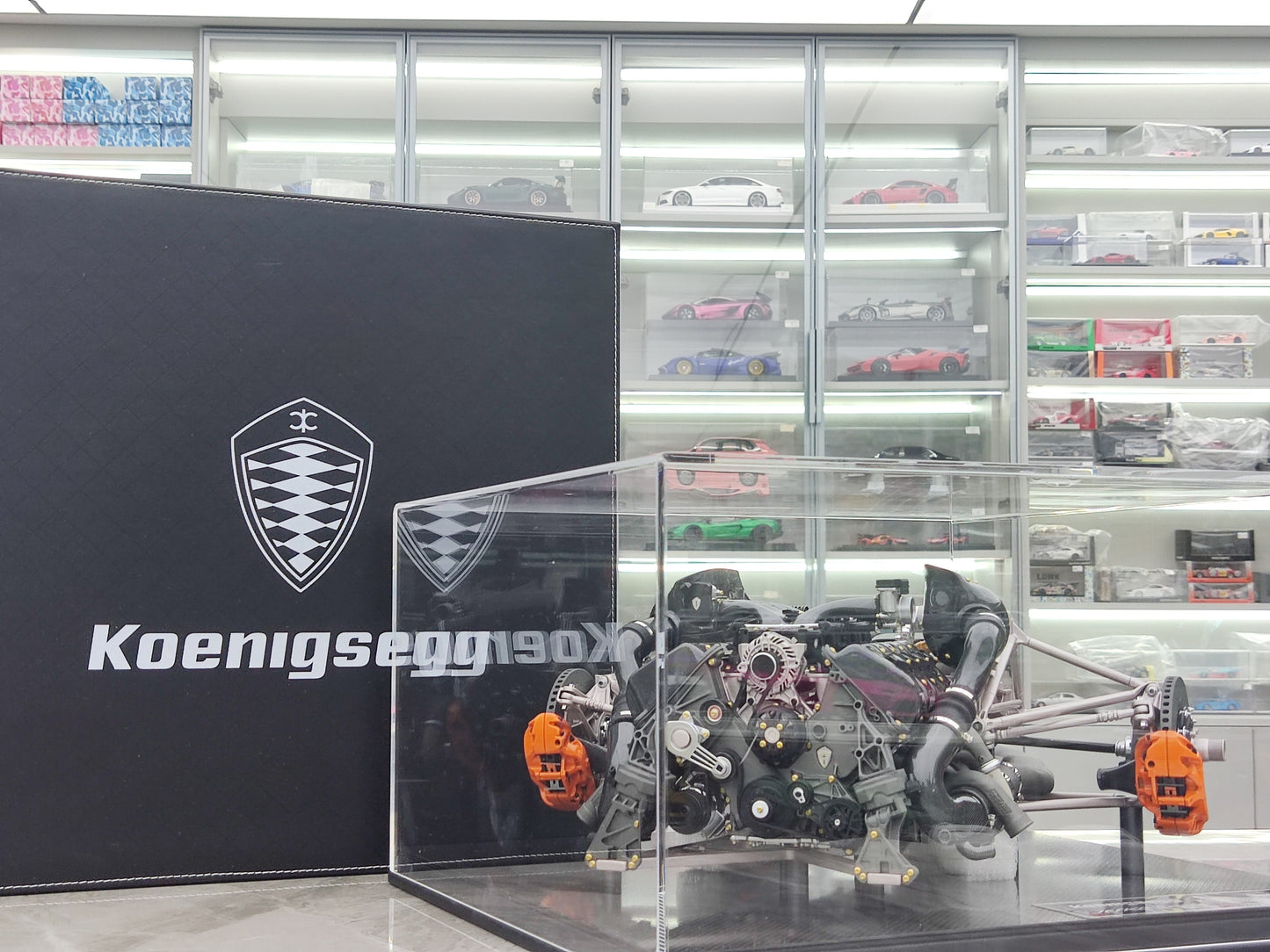 FRONTIART 1/6 Koenigsegg Jesko Engine Black Green FA087