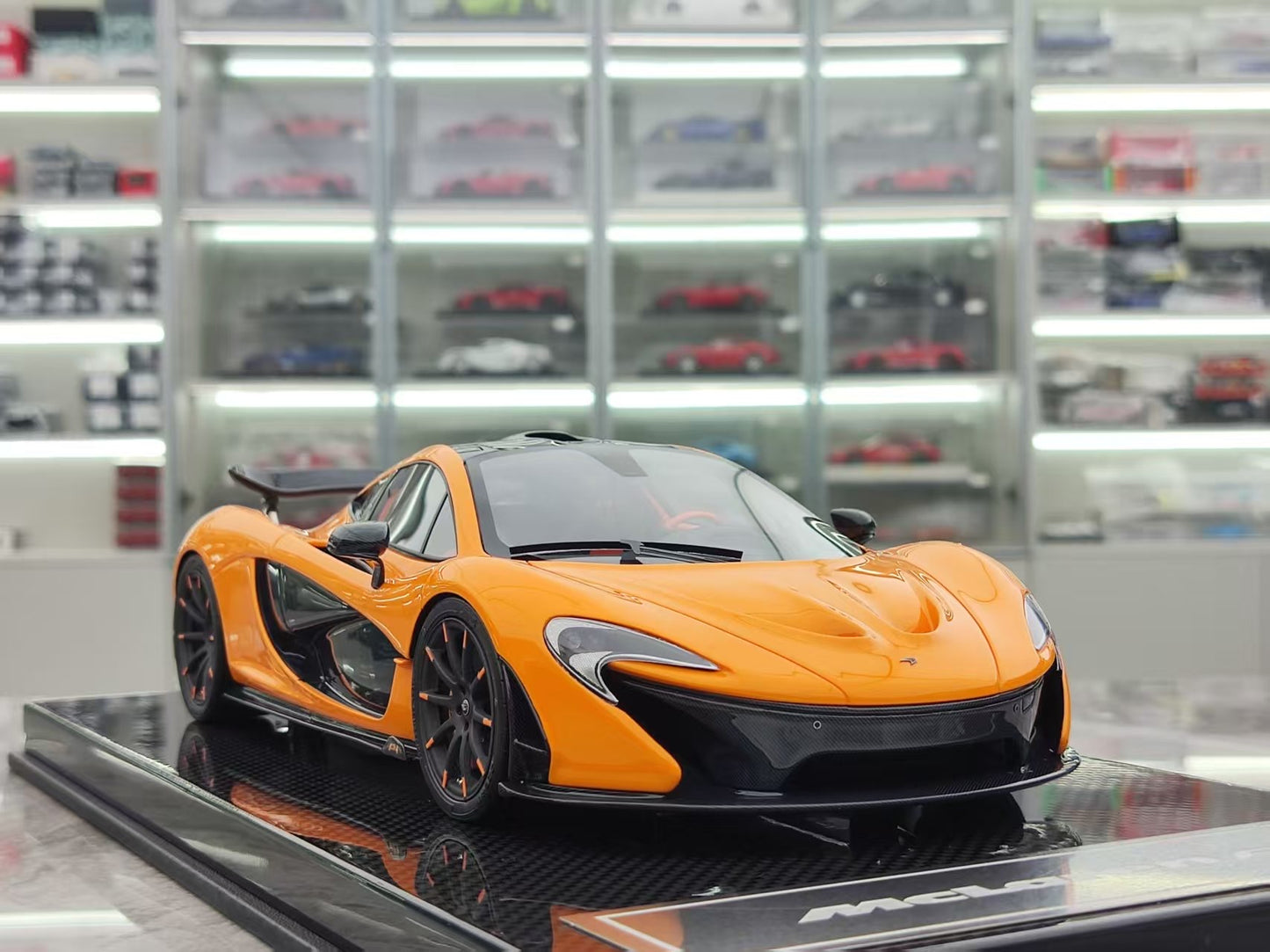 DM 1/18 McLaren P1 Orange and Black Wheels Custom Edition MP998B