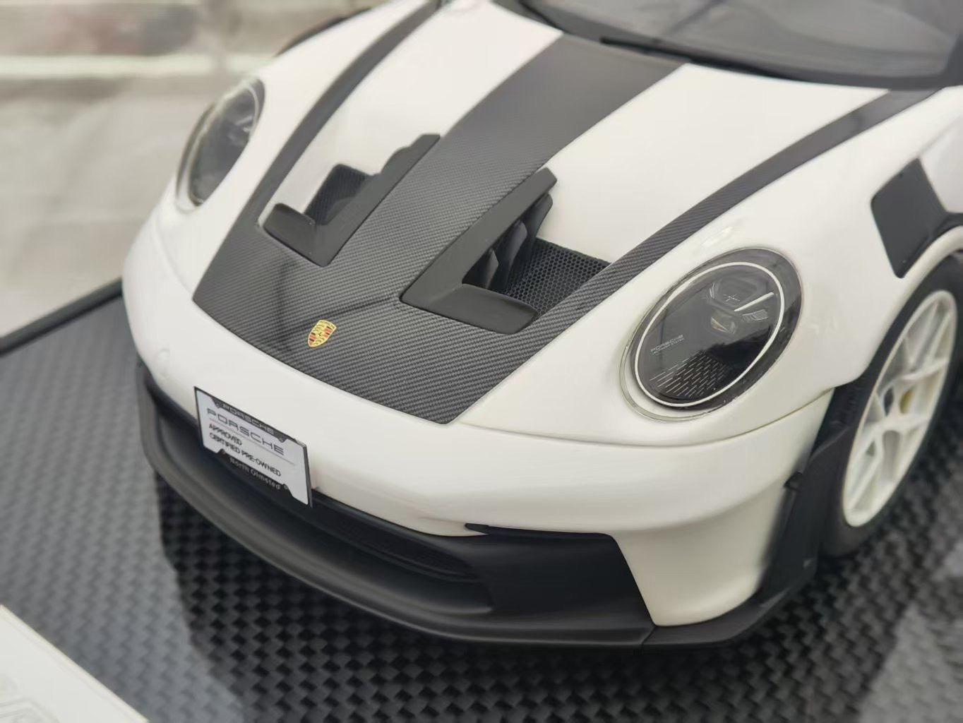 TIMOTHY&PIERRE 1/18 Porsche 992 GT3RS Panda White Limited Edition Car Model TP178