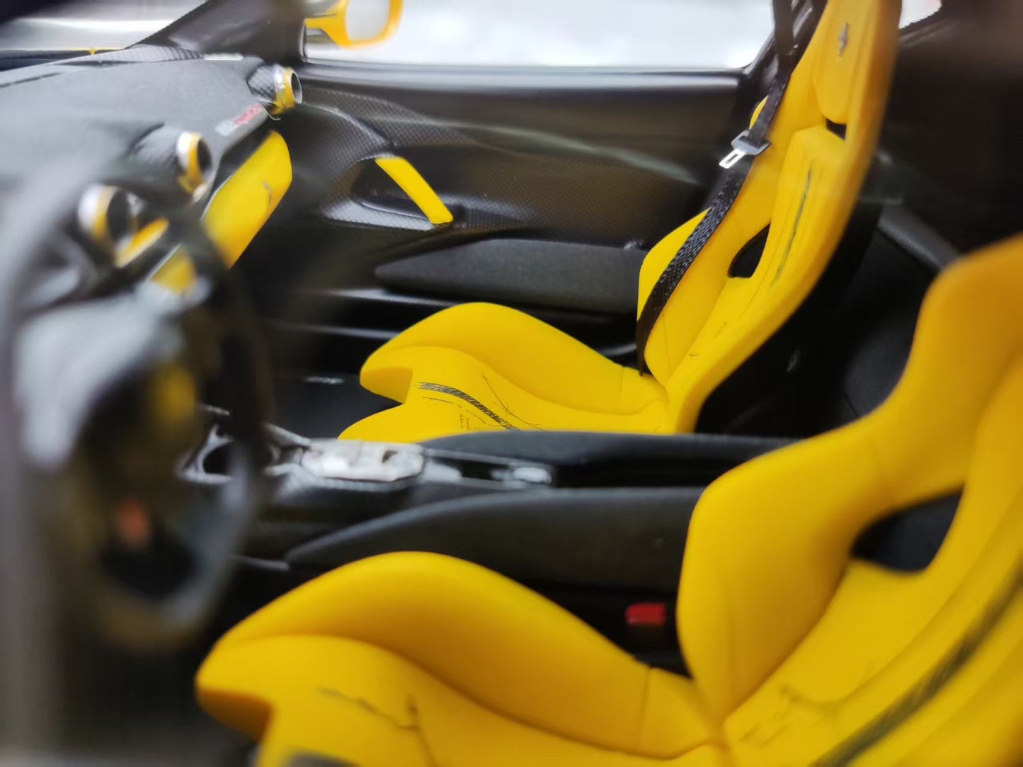 BBR 1/18 Ferrari 812 Corpetizione Yellow Suitcase Edition P18207ARTCH1