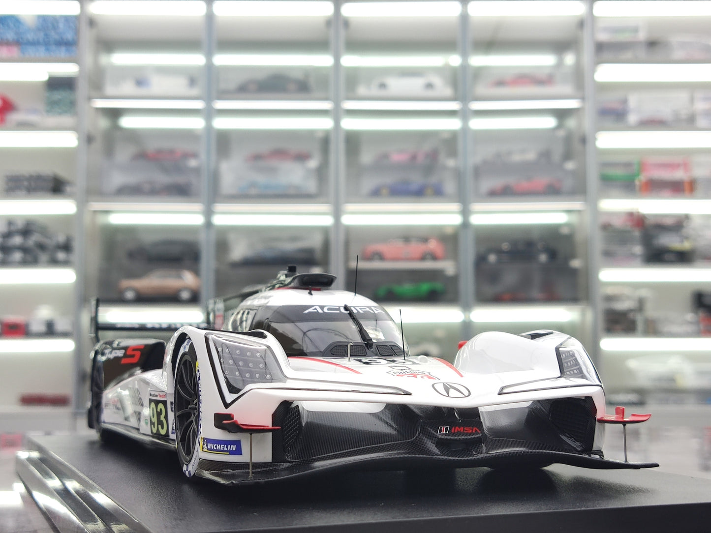 Topspeed 1/18 Acura ARX-06 GTP #93 Acura Meyer Shank Racing White Livery TS0631