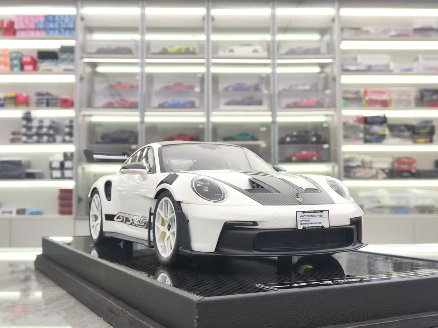 TIMOTHY&PIERRE 1/18 Porsche 992 GT3RS Panda White Limited Edition Car Model TP178